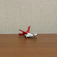 ラティアス　モンコレ　ミニフィギュア