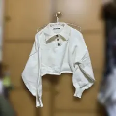 クリーム クロップドニットセーター ポロカラー　スプレイ