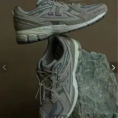 INVINCIBLE N.HOOLYWOOD New Balance 1906Uのサムネイル