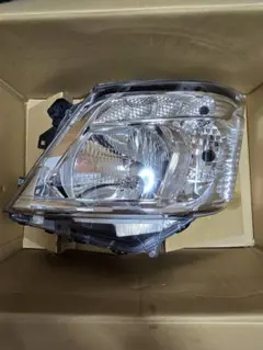 中古品・日産NV350キャラバン 左LEDヘッドランプハウジングまとめ買い値引 中古品・日産NV350キャラバン 左LEDヘッドランプハウジングまとめ買い