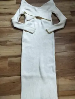 未使用　JOLFRAISE アイボリーラインが綺麗な ニットロングワンピース