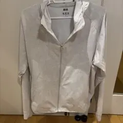 UNIQLO UVカットパーカー メンズ Mサイズ ホワイトのサムネイル