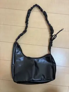 Item thumbnail for item 3c9b3a71-3cd8-40ed-b5ad-91675444b479