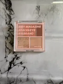 最終値下げ‼️16brand MY MAGAZINE アイシャドウパレットのサムネイル