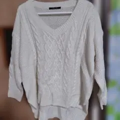 INGNI アイボリー Vネック ニット