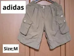 adidas カーキ ショートパンツ
