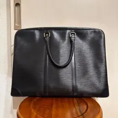 Louis Vuitton　 ポルトドキュマン ヴォワヤージュノワールbg220のサムネイル