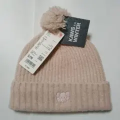 ユニクロ　KAWS ニット帽 ピンク S/M