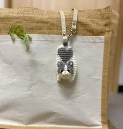 ハチワレ猫ちゃんのキーリール付ストラップ　ハート柄　　あみぐるみ　かぎ針編み