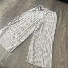 ワイドプリーツパンツ Mサイズ