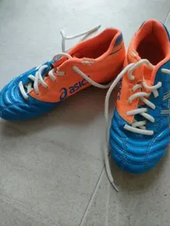 サッカースパイク アシックス フットサルシューズ　20cm