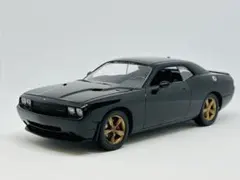AMT 2010 Dodge Challenger SRT8 プラモデル 完成品のサムネイル