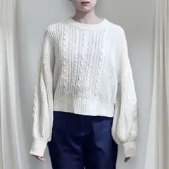 アイボリー ケーブル編み バルーンスリーブ ニット　ショート丈　クロップド　M