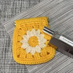 手編みバネ口ポーチ　かぎ編みポーチ　編み物