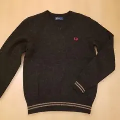 b*u様 Fred Perry ダークグレー Vネックニット