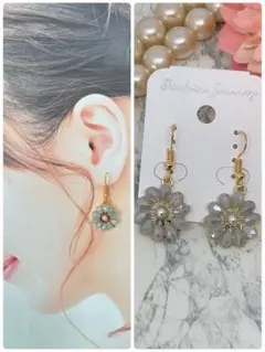ハンドメイドピアス❤️上品なくすみブルーのキラキラフラワーピアス❤️お花　揺れる