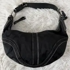 【未使用級】希少 COACH コーチ ハーフムーン ワンショルダー シグネチャー