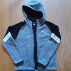 プーマ　150sizeパーカー
