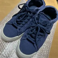 インヒールスニーカー