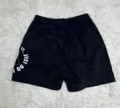 NIKE 黒 ショートパンツ