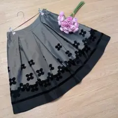 エムズグレィシー　グレー×黒　花フレアスカート40