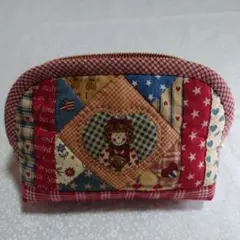 ハンドメイドのパッチワークポーチ