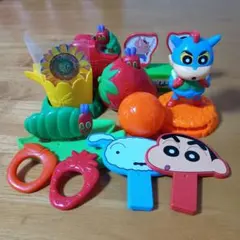 ハッピーセット　 クレヨンしんちゃん　はらぺこあおむし