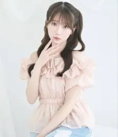 美品 Belle Charme ローズコサージュフリルブラウス - メルカリ