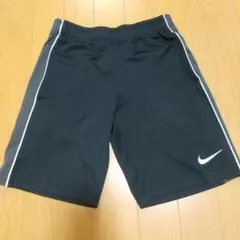 Nike DRI-FIT 黒ハーフパンツXS サイズ130-140