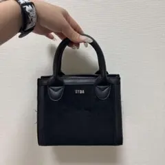 GYDA ブラック ハンドバッグのサムネイル
