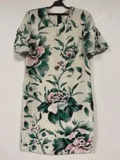 【新品】Burberry 花柄シルクワンピースのサムネイル