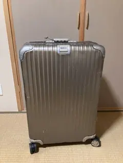 RIMOWA トパーズチタニウム　82lLのサムネイル