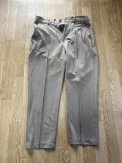 ベージュ スラックス ストレッチ素材