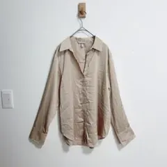 H&M レディース カラーシャツ M シャンパンゴールド　光沢感　トップス