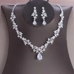 クリスタル 花 ピアス ネックレスセット ウェディング 結婚式 ブライダル