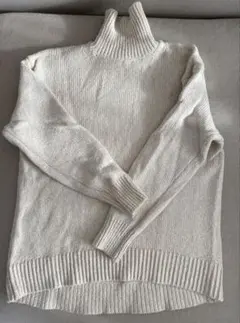 UNIQLO アイボリー タートルネックニット S