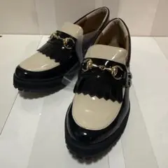 新品未使用✴︎VaniLaniエナメル フリンジ 黒/ベージュ23cm
