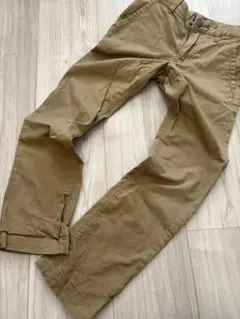 ベージュロングパンツ