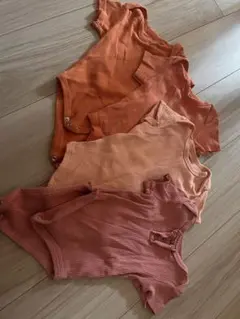 12ヶ月　半袖ロンパース４着