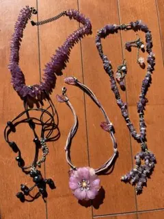 パープル系ネックレスイヤリングまとめ