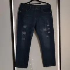 ストレートダメージジーンズ