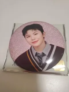 SEVENTEEN HOLIDAY ウジ　缶バッジ