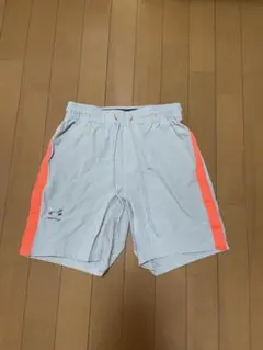 Under Armour グレー/オレンジ ショートパンツ