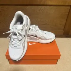 【アルペン限定版　定価以下】NIKE ストラクチャー26、26.5cm