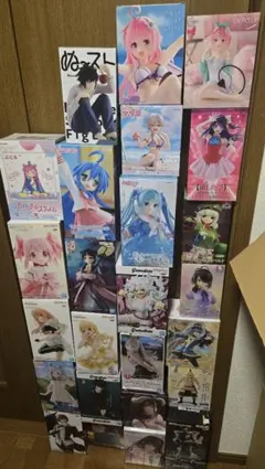 新品未開封 フィギュア 21種 初音ミク・ウマ娘・ホロライブ・らきすた