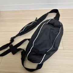 patagonia ボディバッグ ブラック　スリング　アトム