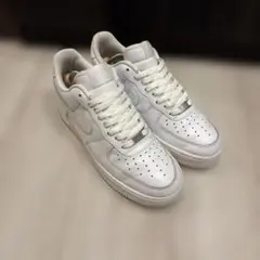 300円スタートNIKE AIR FORCE 1 LOW ホワイト