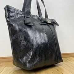 サルヴァトーレフェラガモ A4◎ ヴァラプレートトートバッグ 肩掛け レザー 黒