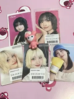 twice モモ　ステッカー　クリアトレカ　マスコット　アプグレ　トレカ