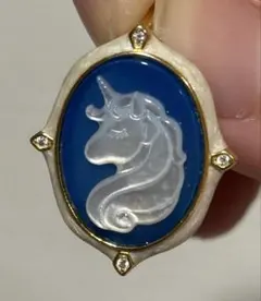 S925金メッキ使用 白蝶貝×瑪瑙 ユニコーン カメオ ペンダントトップ